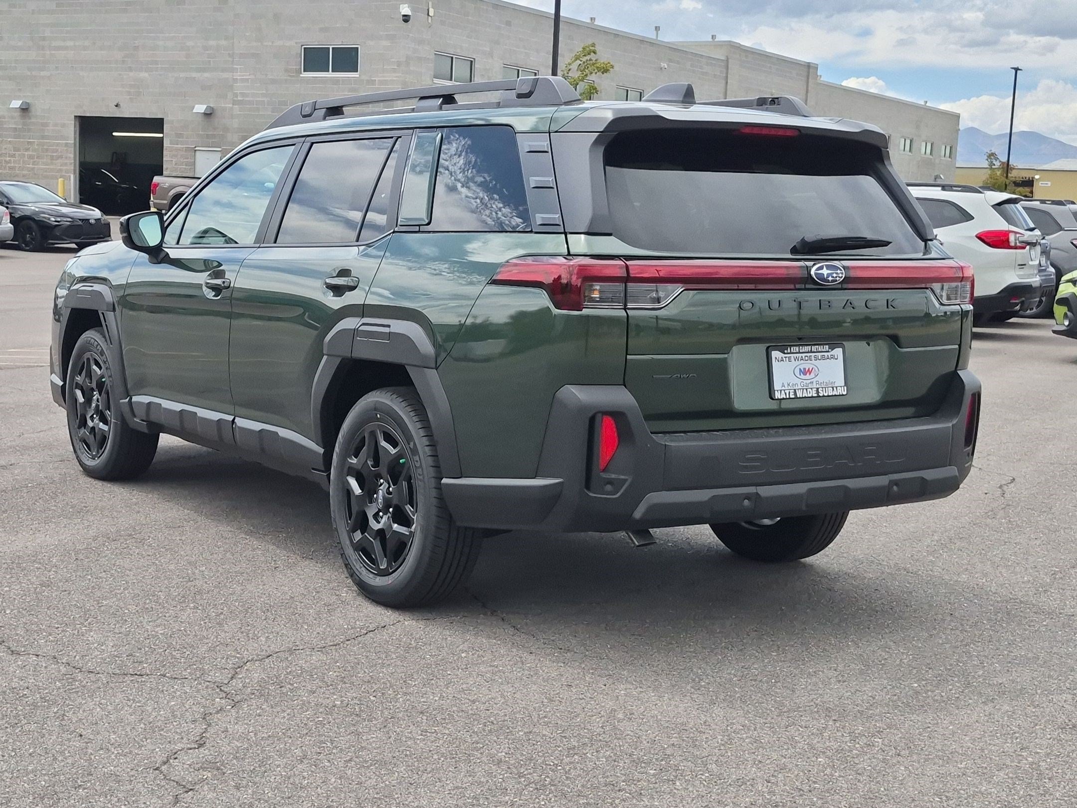 New 2026 DEEP EMERALD GREEN PEARL Subaru Limited image 5