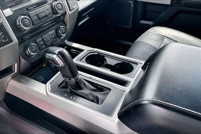 Used 2015 White Platinum Tri-Coat Metallic Ford Lariat image 19