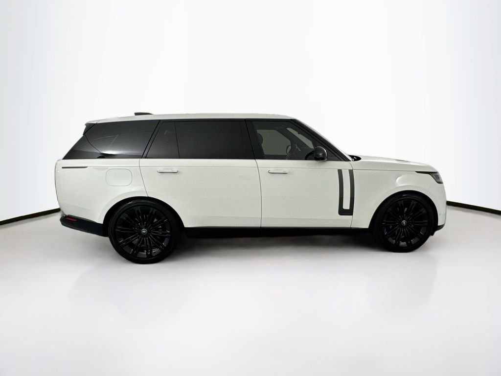 Used 2023 White Land Rover Autobiography image 4