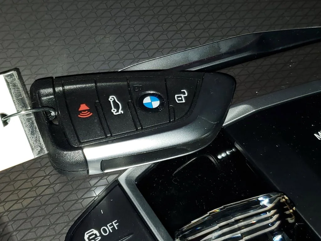 New 2026 Dravit Grey Metallic BMW 330i image 26