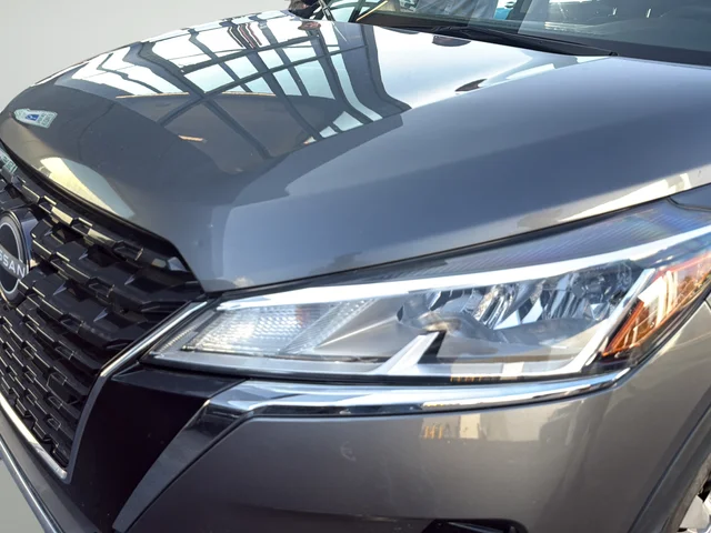 Used 2023 Gray Nissan S image 28