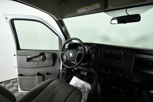 2025 Chevrolet Express Cargo Work Van - Photo 19
