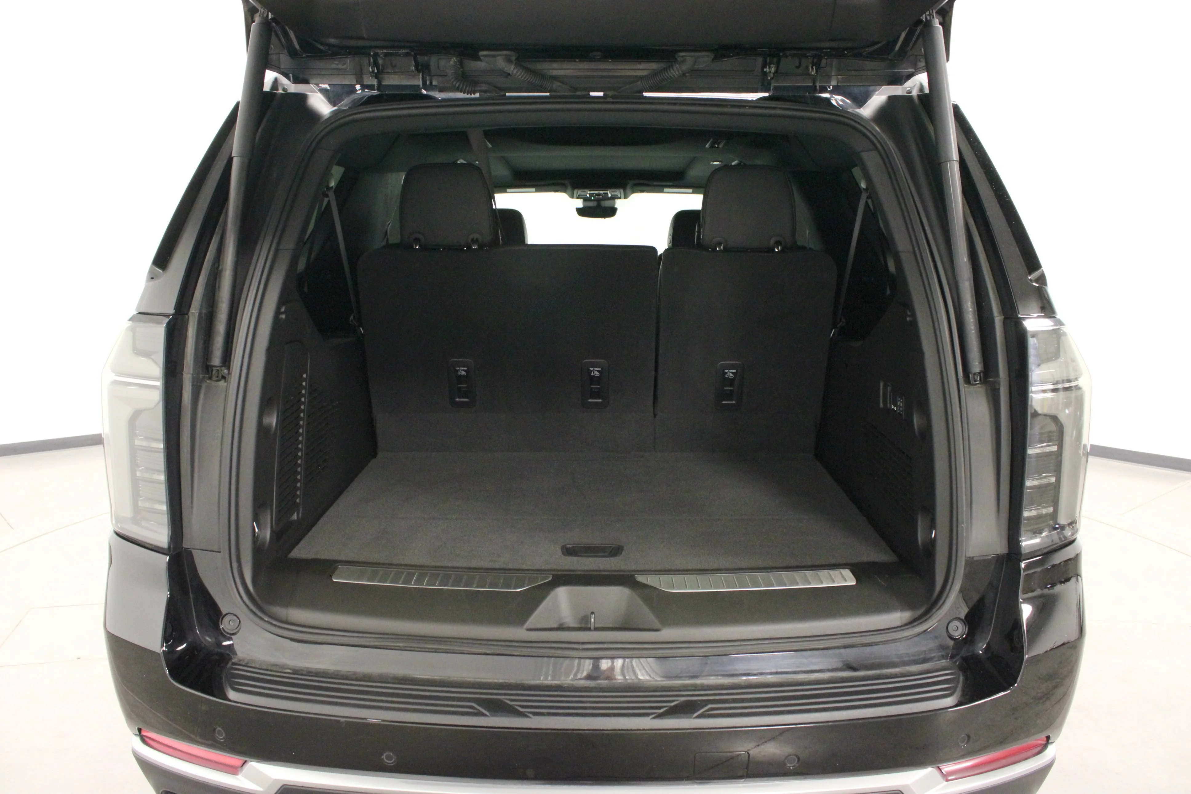 Used 2026 Black Chevrolet High Country image 14