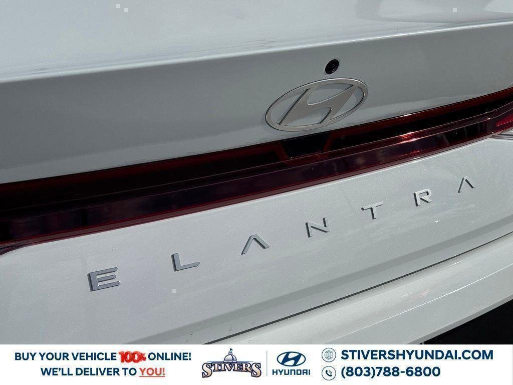 New 2026 White Hyundai SE image 15