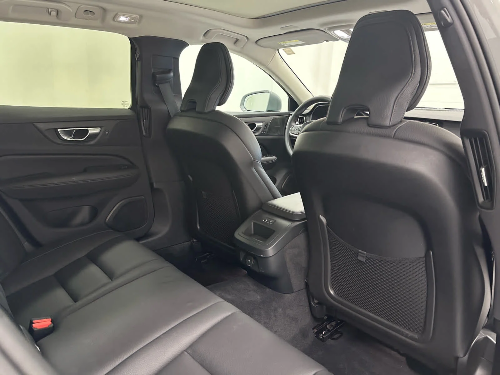 Used 2024 Vapour Grey Metallic Volvo Plus image 20