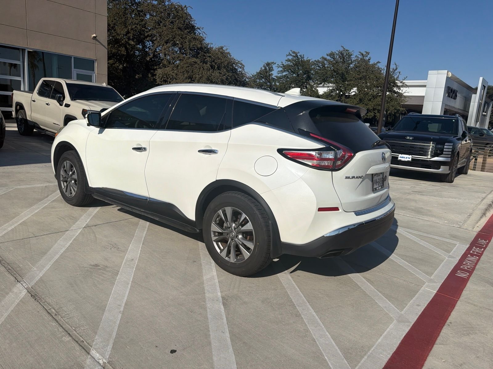 Used 2017 Pearl White Nissan SL image 9