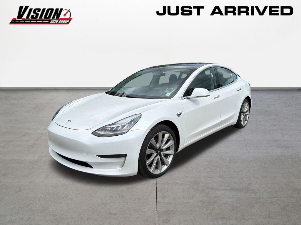 Used 2019  Tesla  image 1