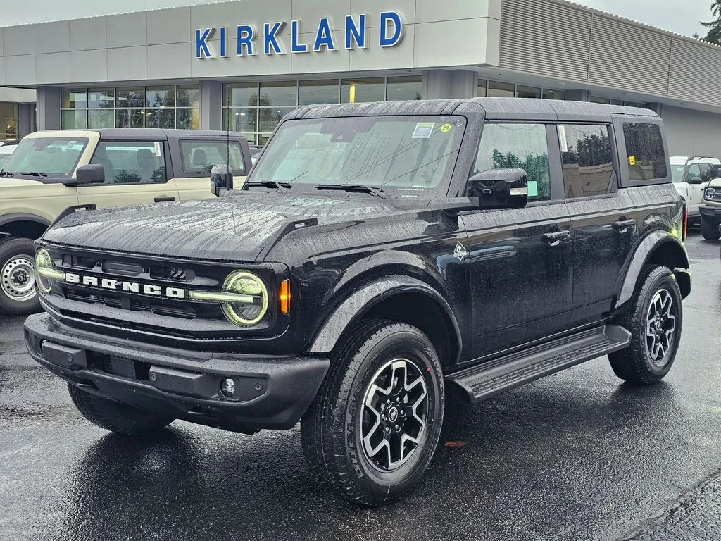 New 2025 Black Ford Outer Banks image 3