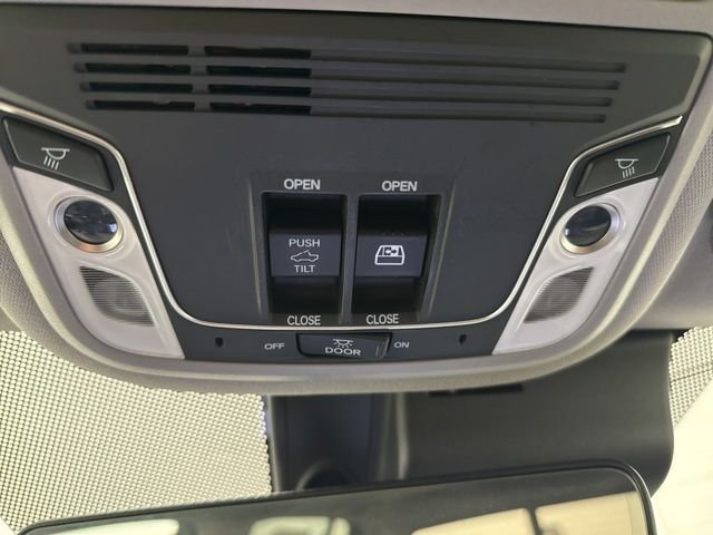 Used 2023 Silver Honda RTL image 39