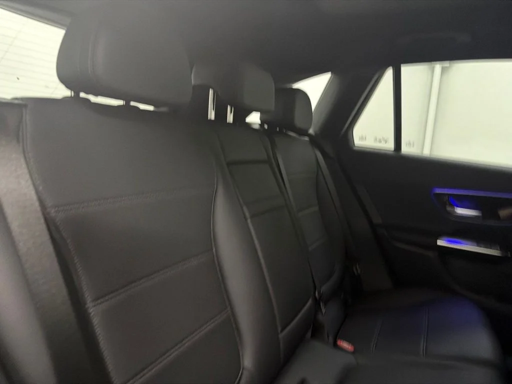New 2027 Black Mercedes-Benz GLC 300 image 25