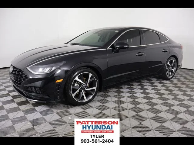 Used 2021 Black Hyundai SEL Plus image 1