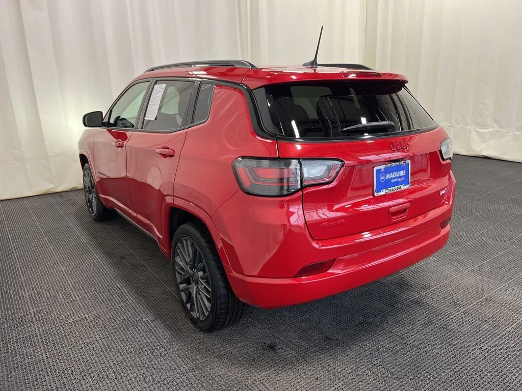 Used 2022 Red Jeep High Altitude image 26
