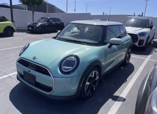 2025 MINI Hardtop Cooper S's photo