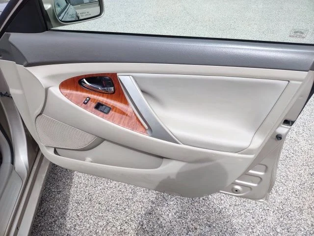 Used 2009  Toyota  image 22