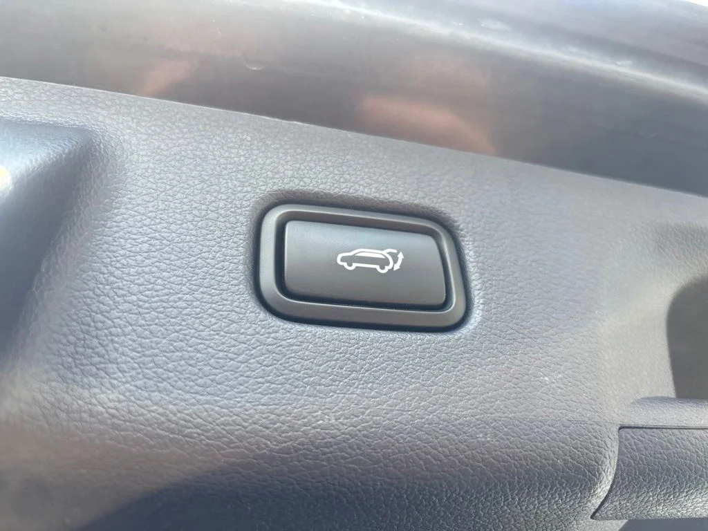 Used 2021 White Hyundai Limited image 34