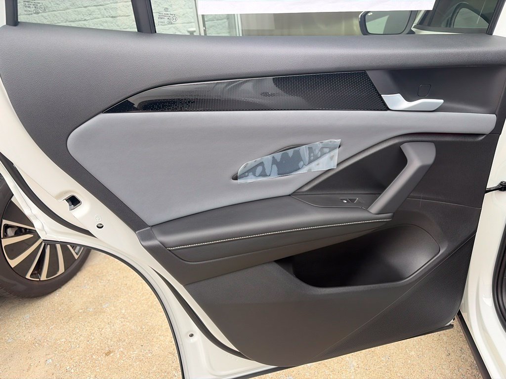 New 2026 Pure White Volkswagen SE image 28