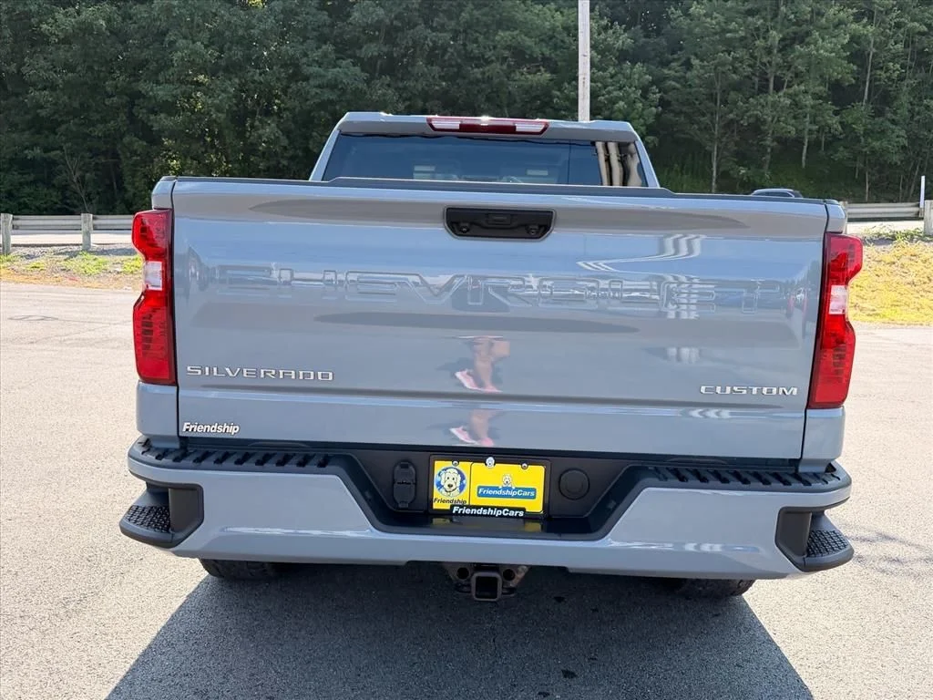 Used 2025 Gray Chevrolet Custom image 13