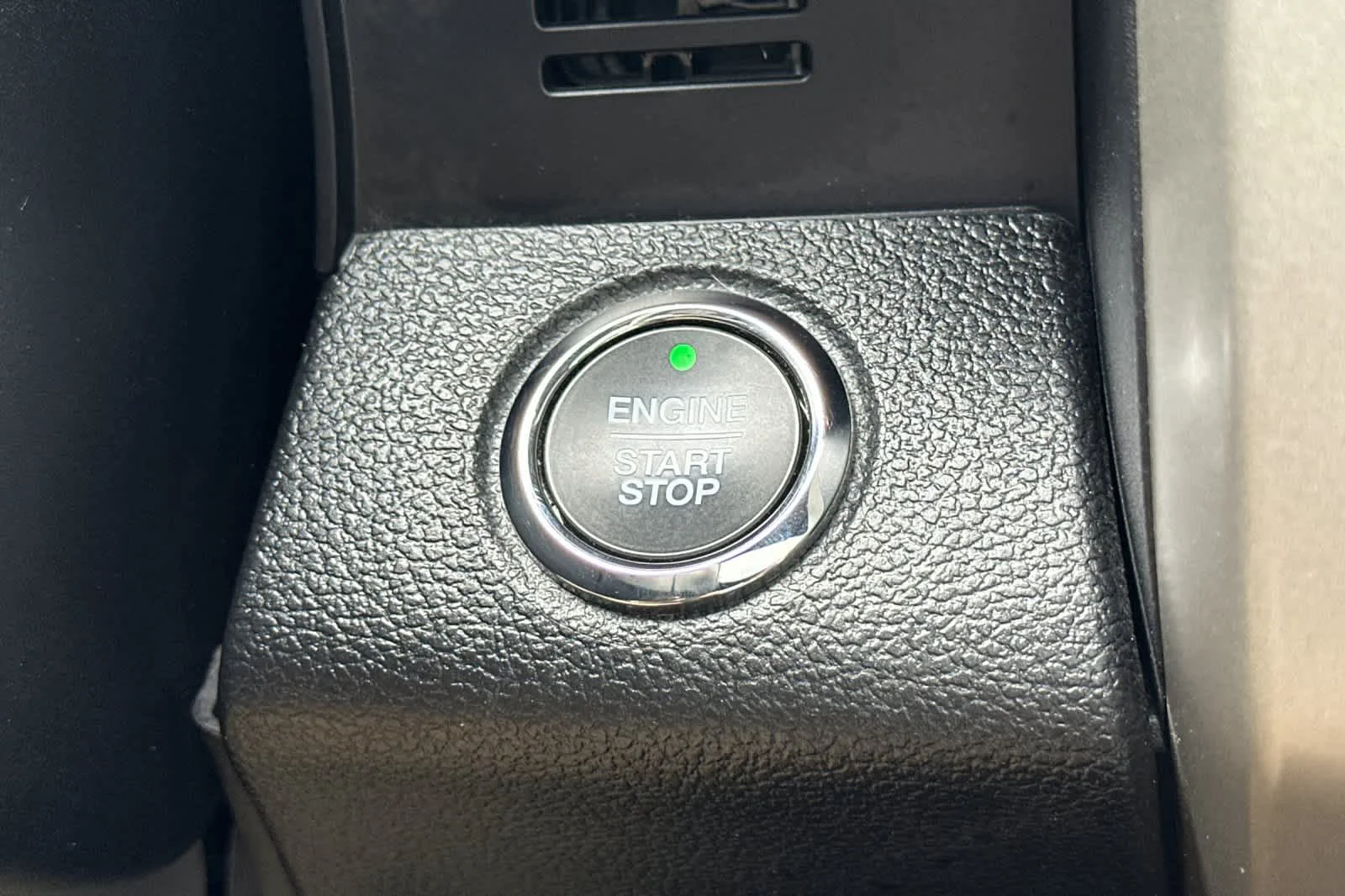 Certified Used 2019 Magnetic Metallic Ford LARIAT image 22