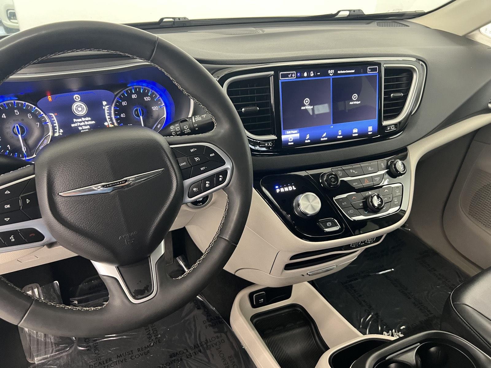 2024 Chrysler Pacifica Touring L - Photo 19