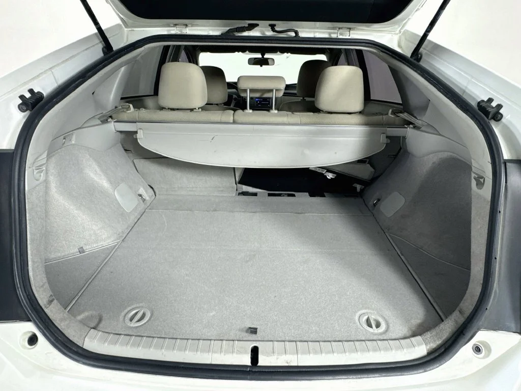 Used 2015 Blizzard Pearl Toyota Two image 29