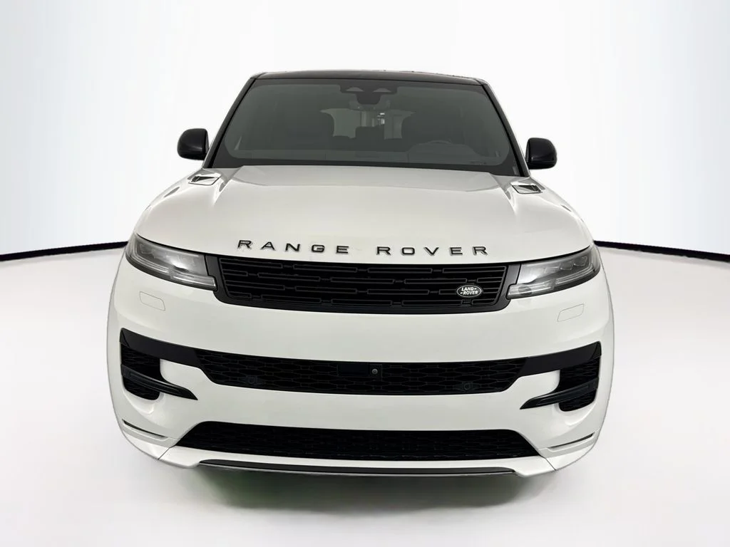 Used 2024 White Land Rover Dynamic SE image 2