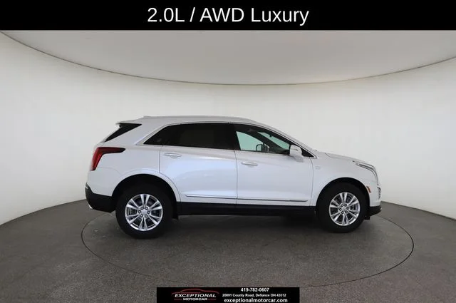 Used 2022 White Cadillac Luxury image 22