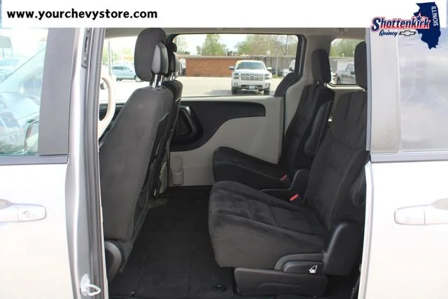 Used 2016 Silver Dodge SXT image 13