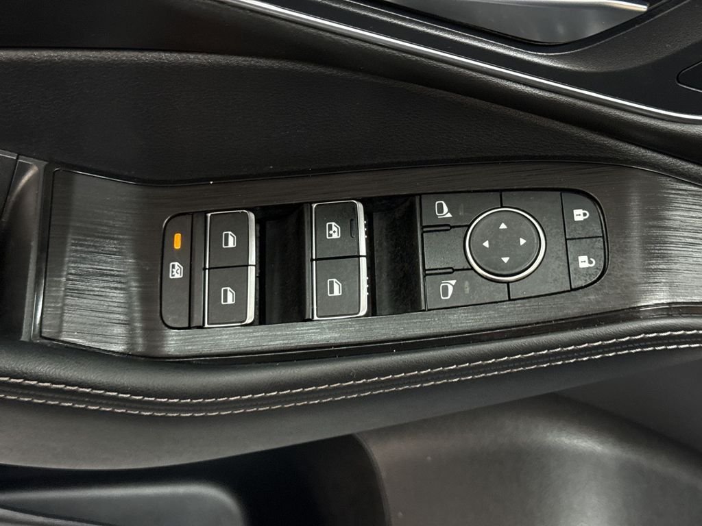 Certified Used 2025 Gun Metallic Nissan Platinum image 15
