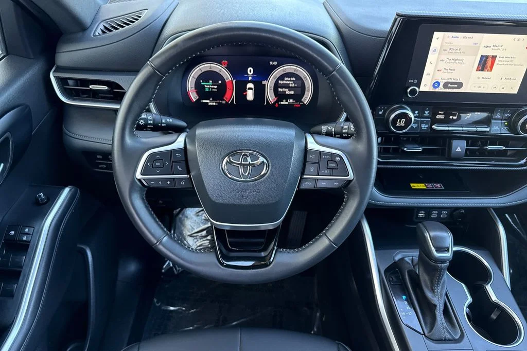 2025 Toyota Highlander XSE - Photo 18