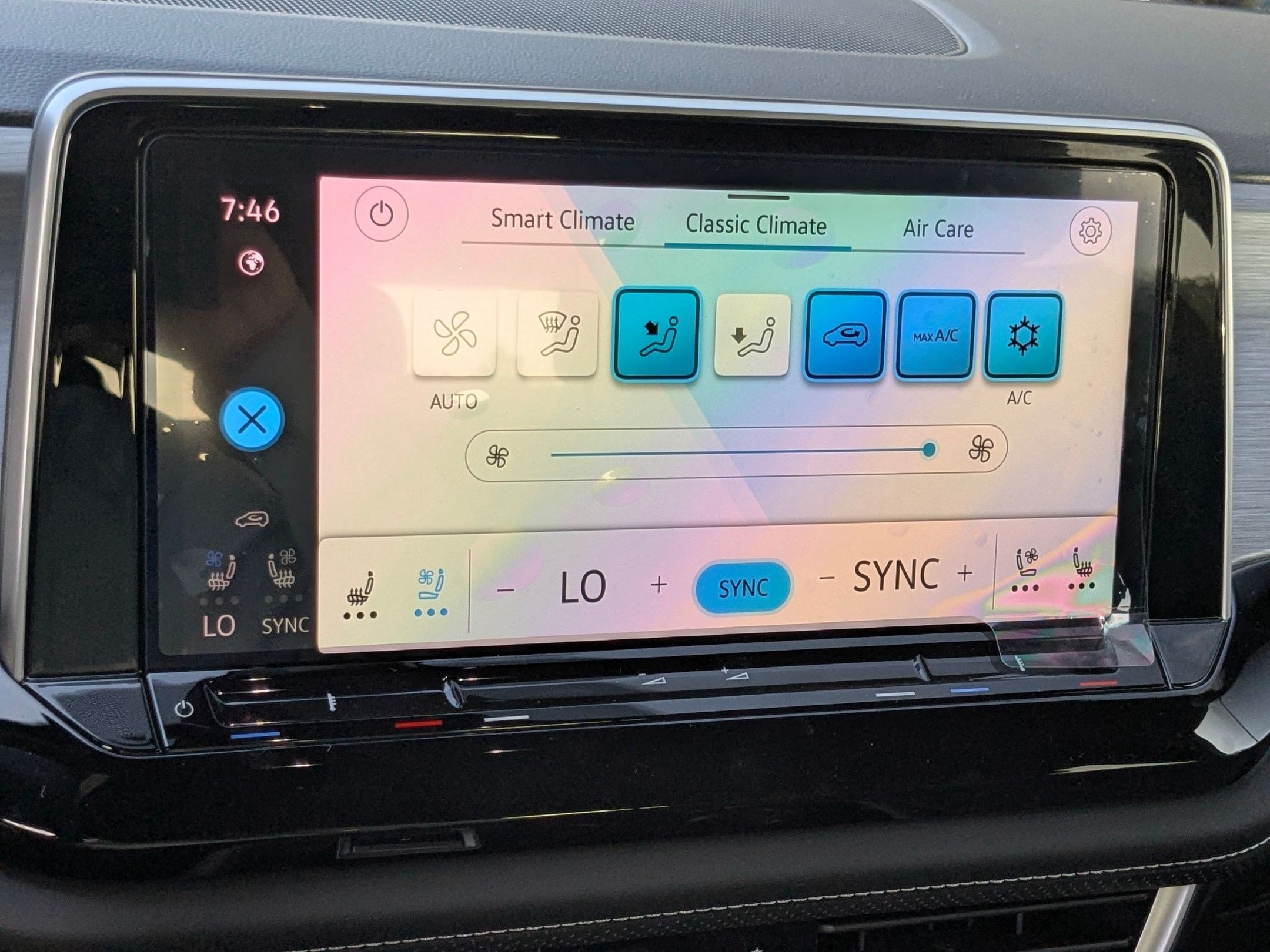New 2026 SILVER MIST Volkswagen 2.0T SE w/Technology image 13