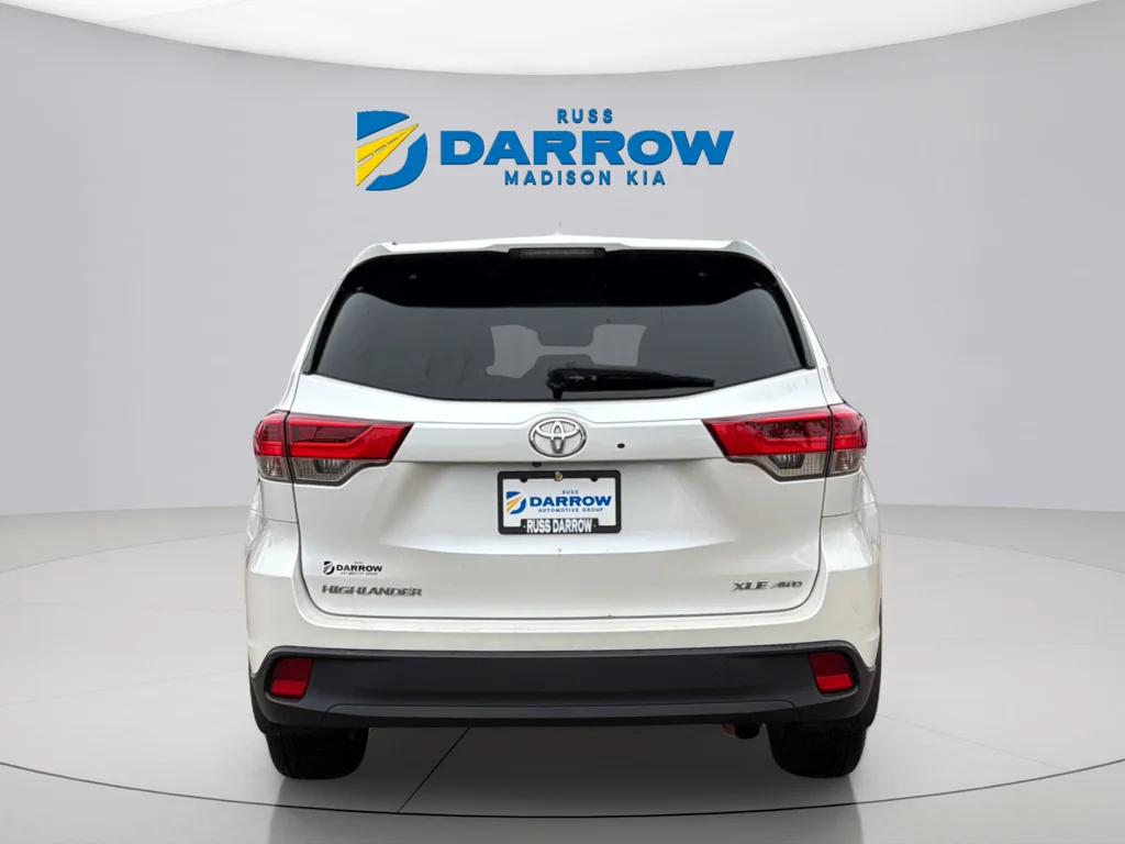 Used 2017 Blizzard Pearl Toyota XLE image 4