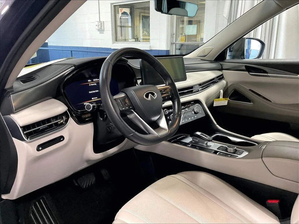 Used 2026 Blue INFINITI LUXE image 8