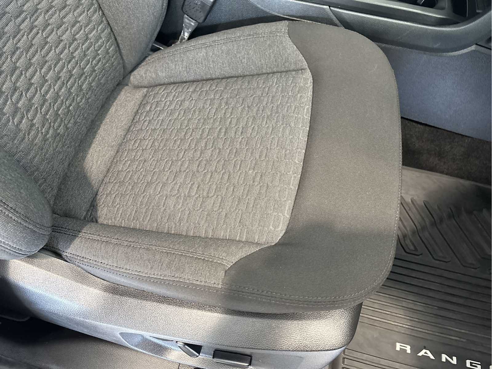 Used 2025 Desert Sand Ford XLT image 27