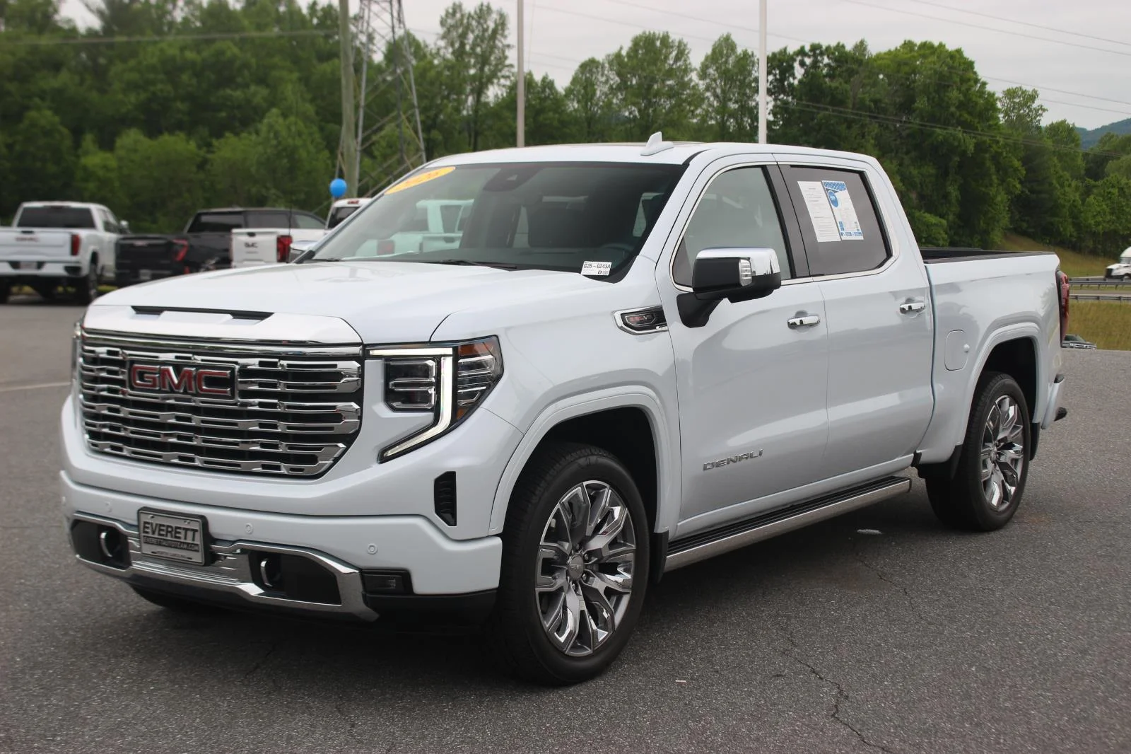 Used 2026 Glacier White Tricoat GMC Denali image 3