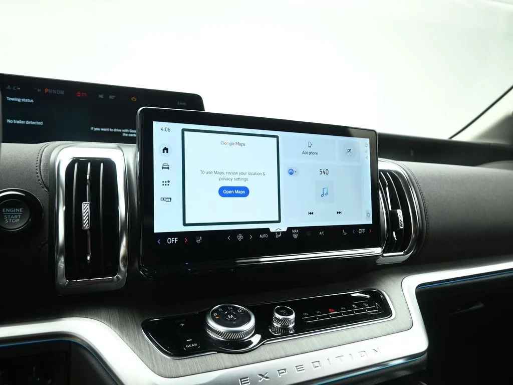 New 2025 Oxford White Ford Platinum image 14