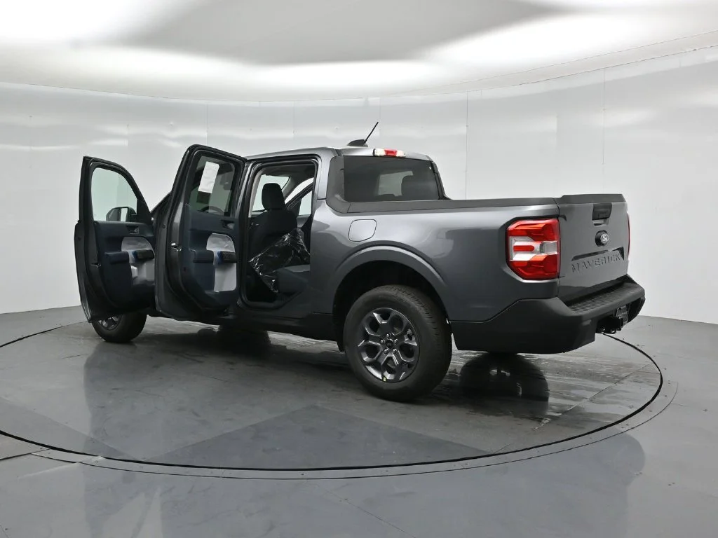New 2026 Carbonized Gray Metallic Ford XLT image 30