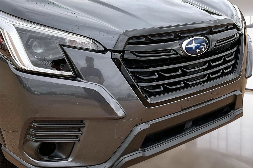 Used 2023 Gray Subaru Base image 30