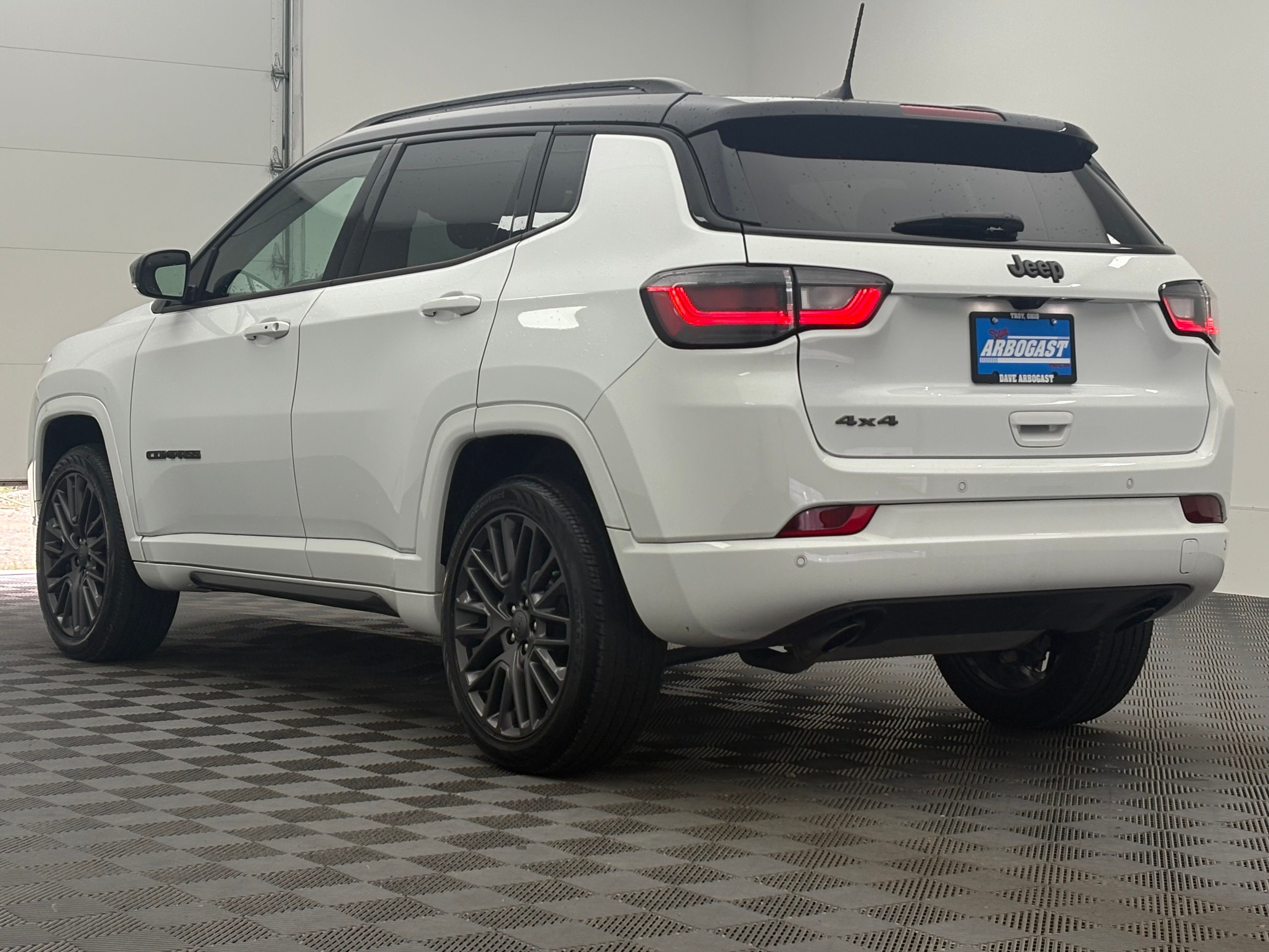 Used 2023 Bright White Clearcoat Jeep Limited image 10