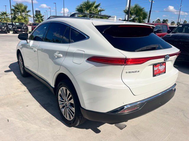 Used 2021 White Toyota XLE image 4