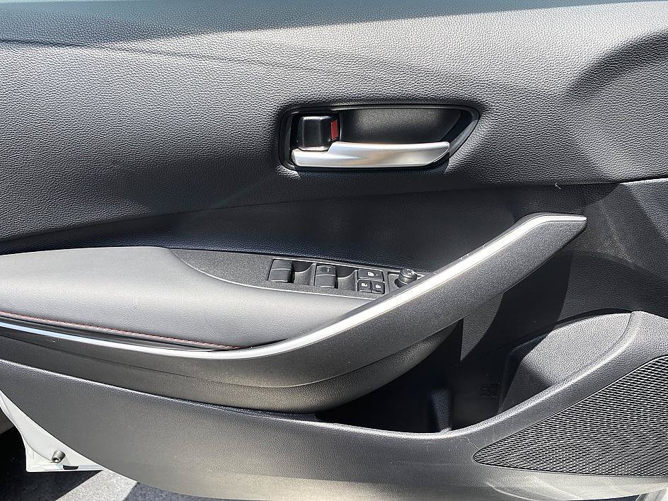 Used 2025 Classic Silver Metallic Toyota SE image 9