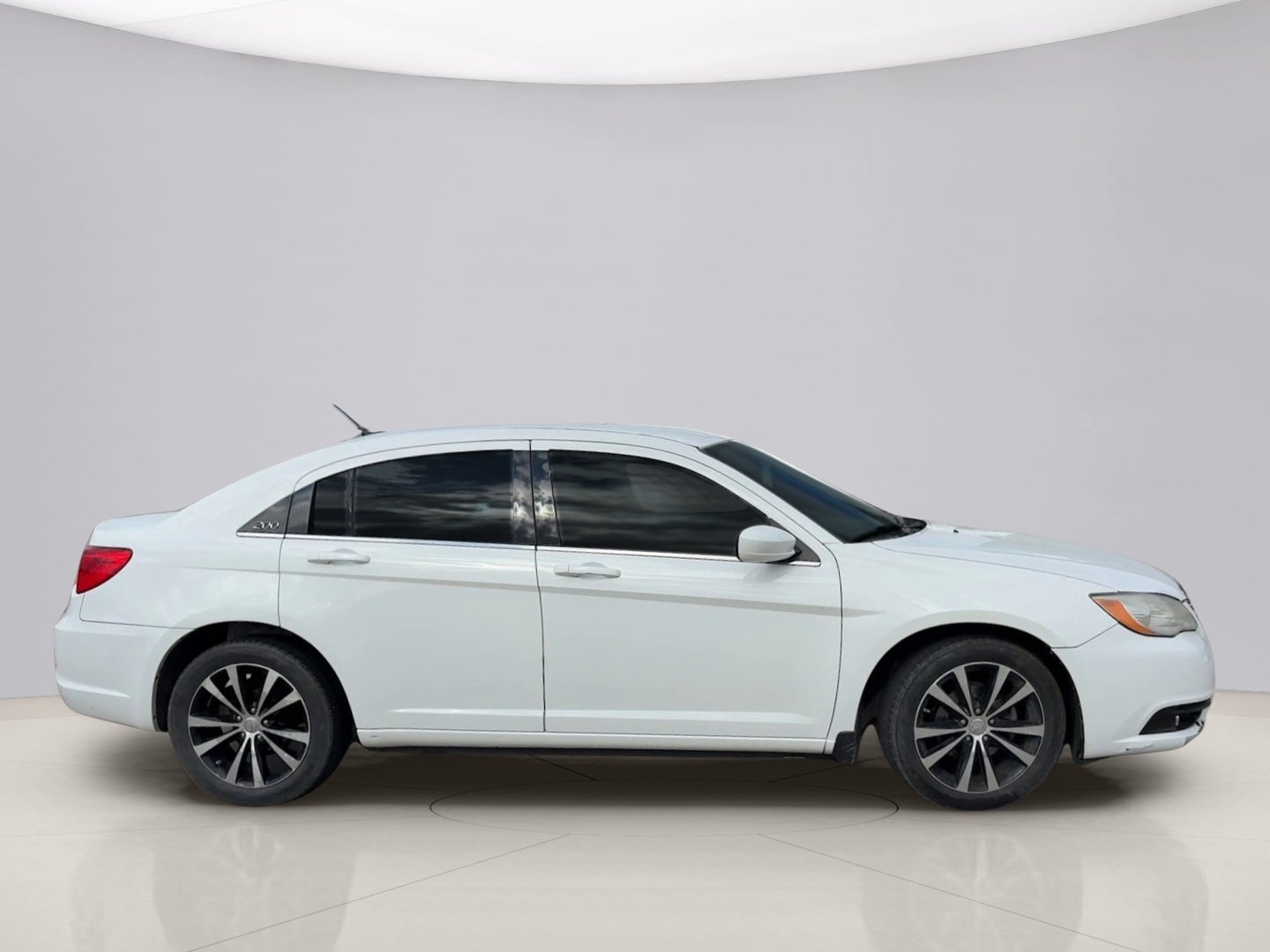 2013 Chrysler 200 Touring - Photo 6