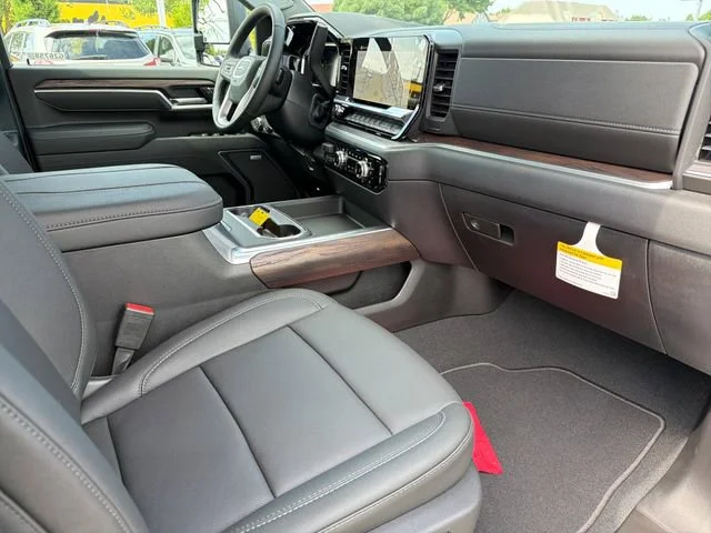 New 2026 Onyx Black GMC SLT image 21