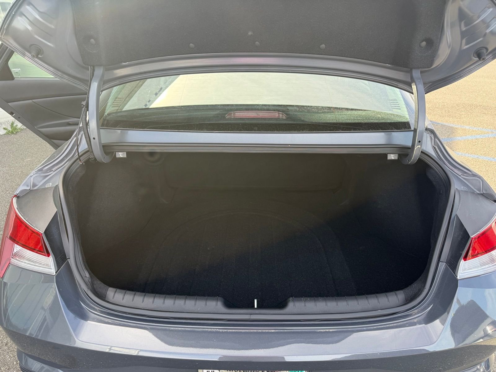Used 2023 Gray Hyundai SEL image 27