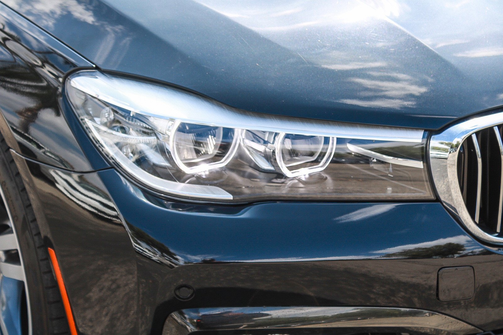 Used 2019 Black Sapphire Metallic BMW 740i image 8