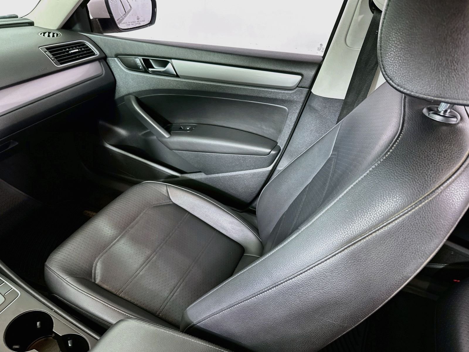 Used 2015 White Volkswagen 1.8T S image 21