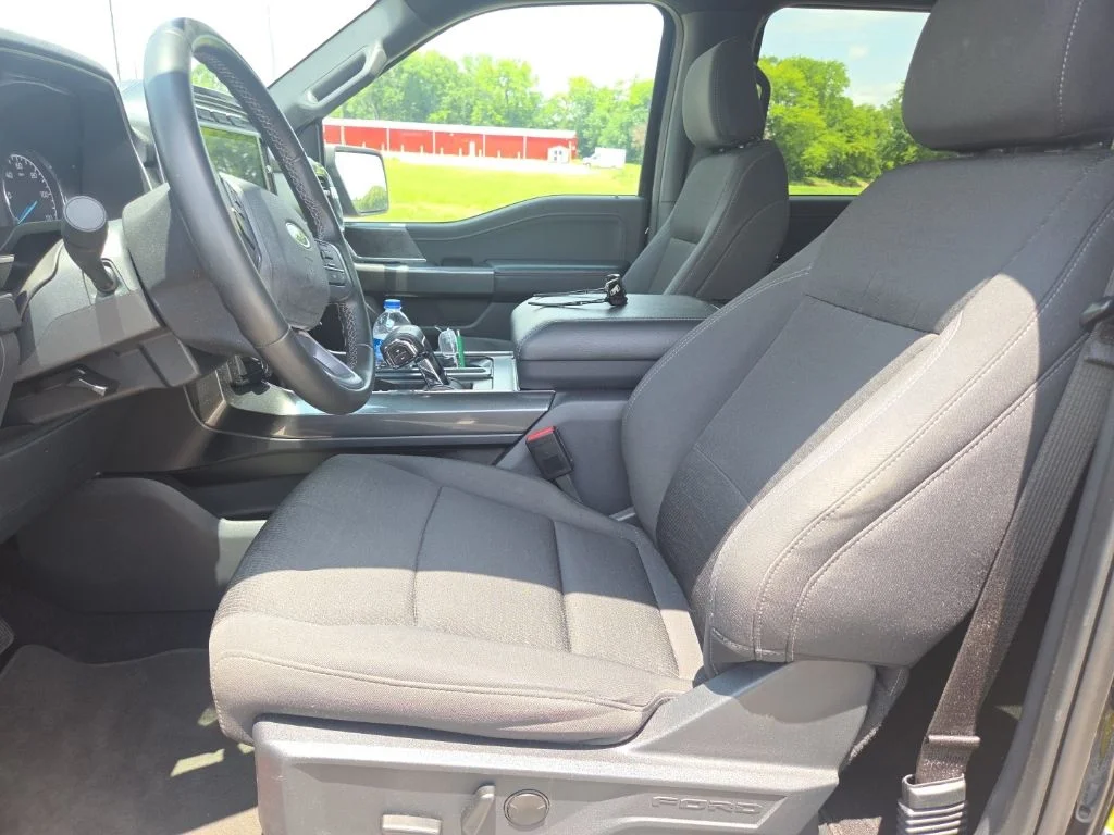 Used 2023 Black Ford XLT image 18