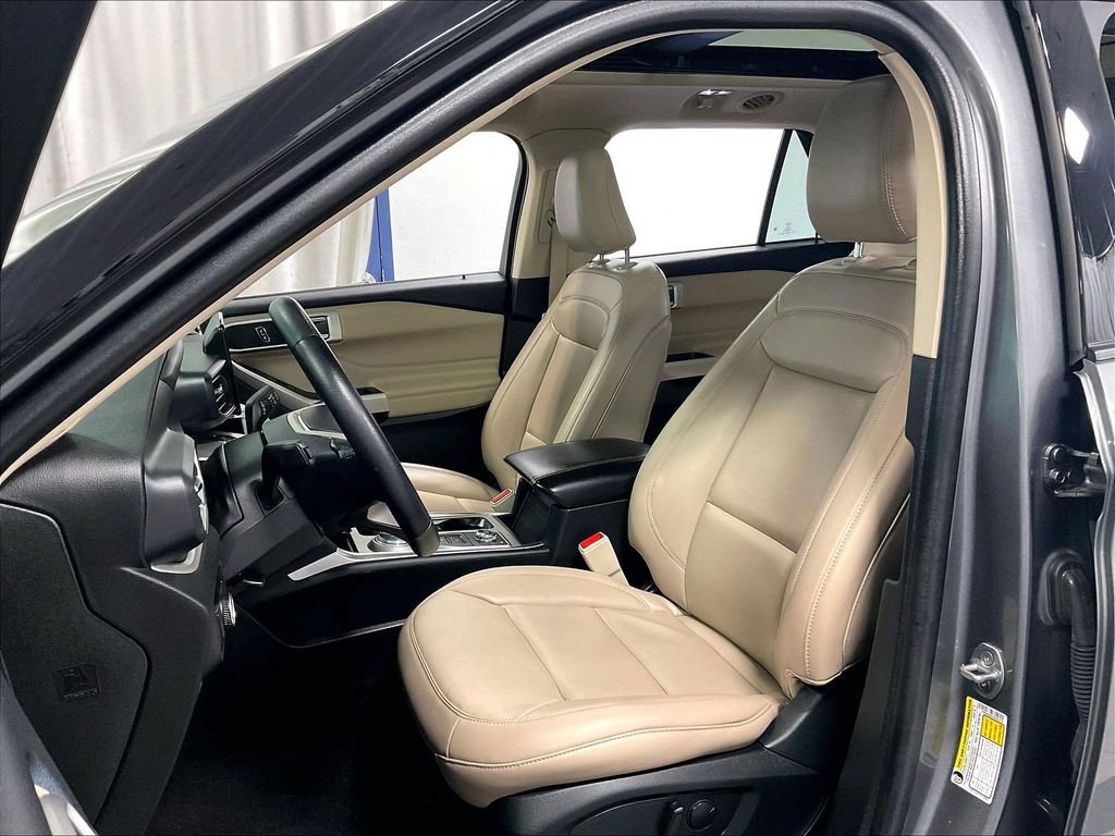 Used 2023 Gray Ford XLT image 10