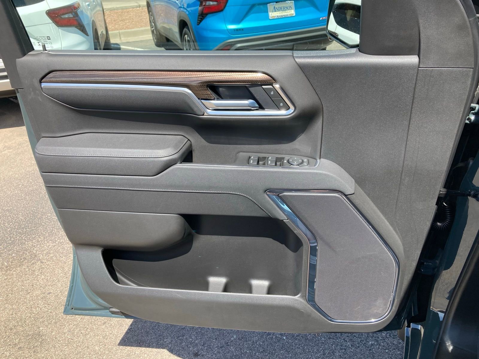 2025 Chevrolet Silverado 1500 LT - Photo 13