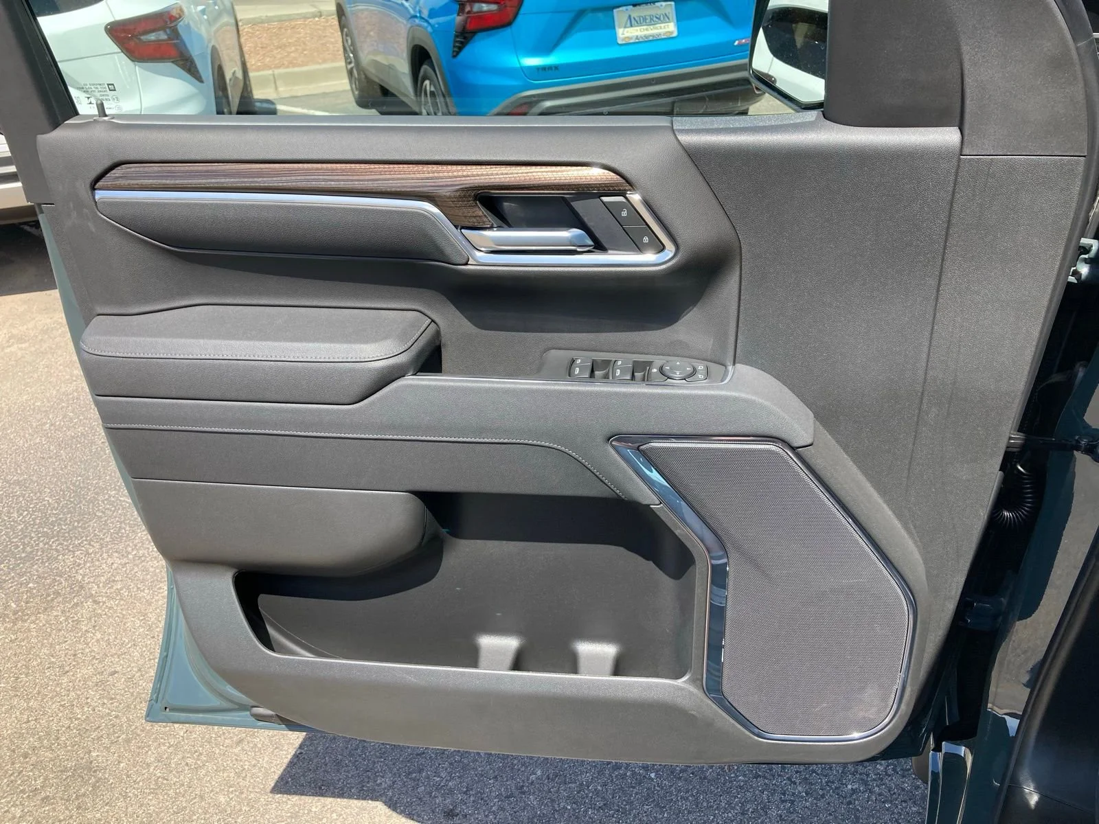 2025 Chevrolet Silverado 1500 LT - Photo 13