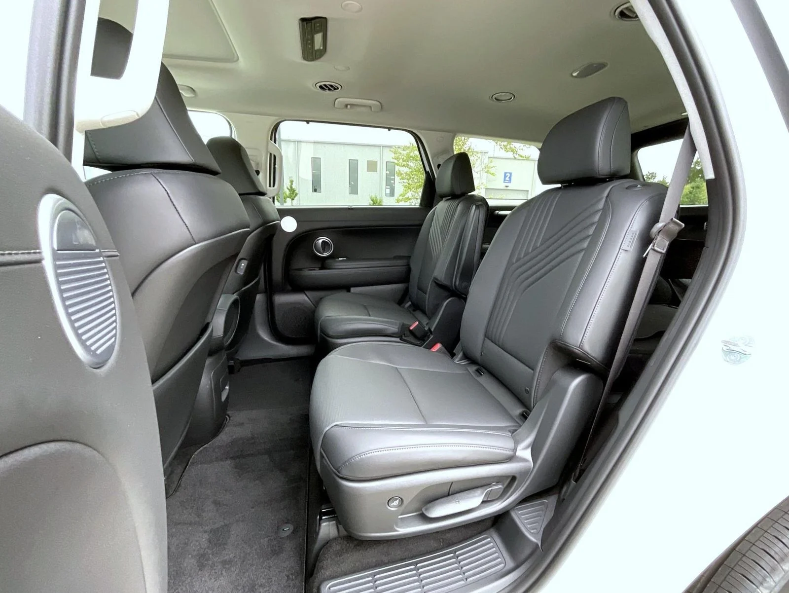 New 2026 White Hyundai SEL Premium image 22